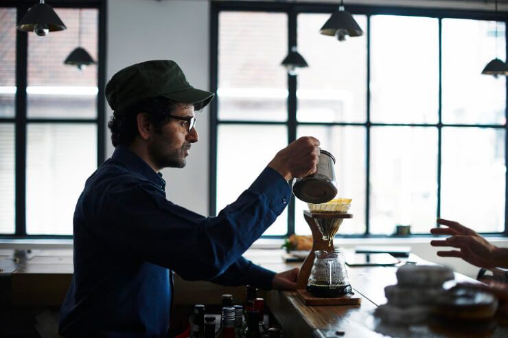 カフェを開業し経営するために必要となる　資格や申請は？