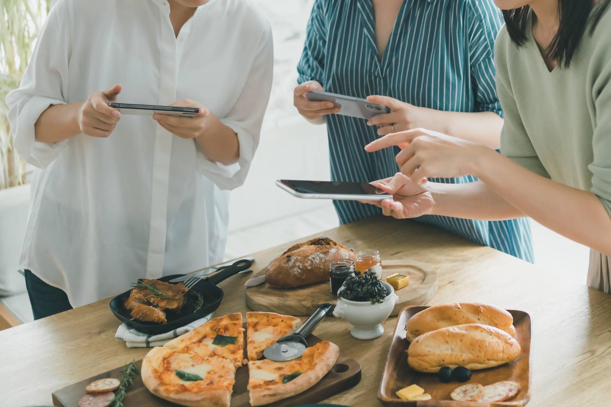 集客率アップ⁈自慢のグルメを知ってもらう!インフルエンサーの選び方徹底解説!