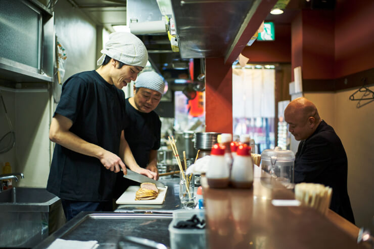 飲食店存続の鍵を握る！「常連客（リピーター）」を増やすためにすべきこと