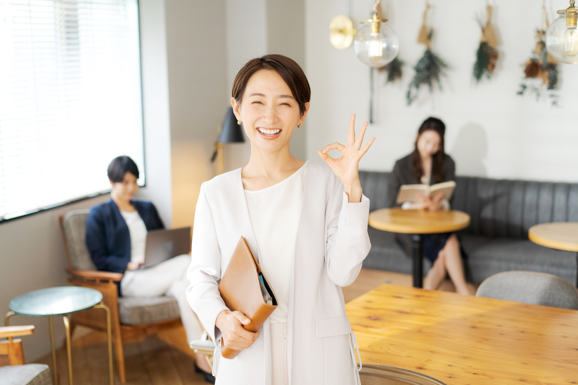 ロゴ作成の相場は何円！？プロのデザイナーに依頼しても格安で作成できる方法とは！？