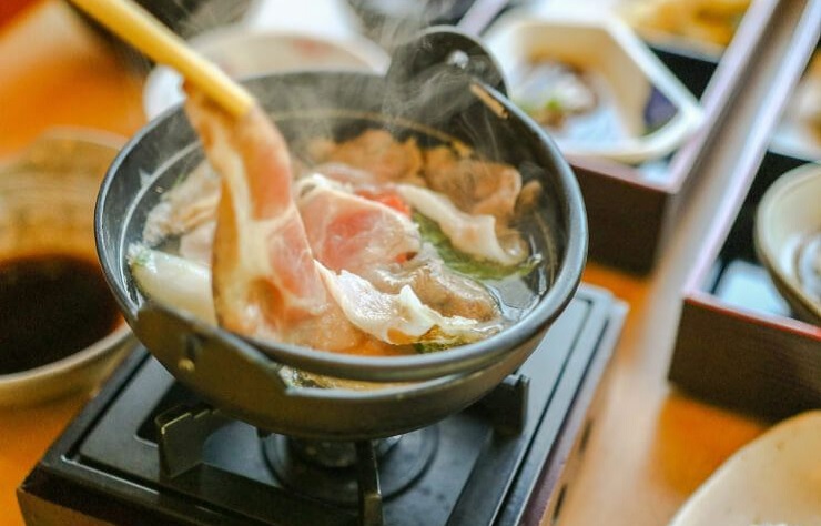 流行りの「一人鍋」に必要な道具はコレだ！簡単変わり種鍋に挑戦