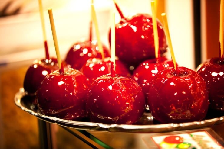 パリパリ新食感が癖になる！「進化系りんご飴」の人気を徹底解剖