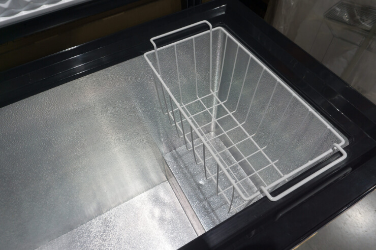 高級食材 マグロの保管に超低温 冷凍ストッカー