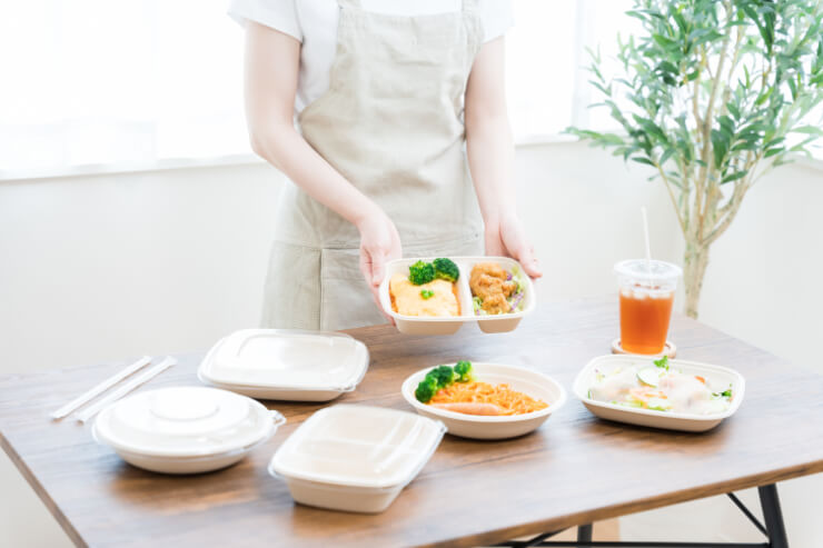 飲食店のデリバリーサービスに必要な包材(使い捨て容器)の選び方と環境への取り組み