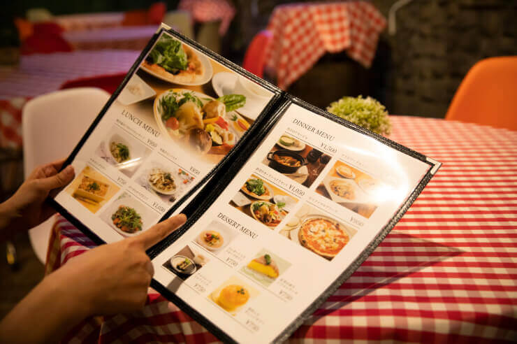 一人で飲食店を開業する際のメニュー開発と食材調達について