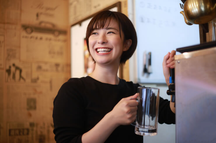 居酒屋の裏側「ドリ場」とは?「ドリンカー」の生産性を追求してみる